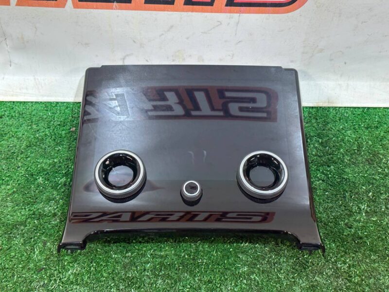 LR139096 Climate control unit Range Rover Evoque New L551 (2019-) Used cost 400 € in stock 2 pcs.
