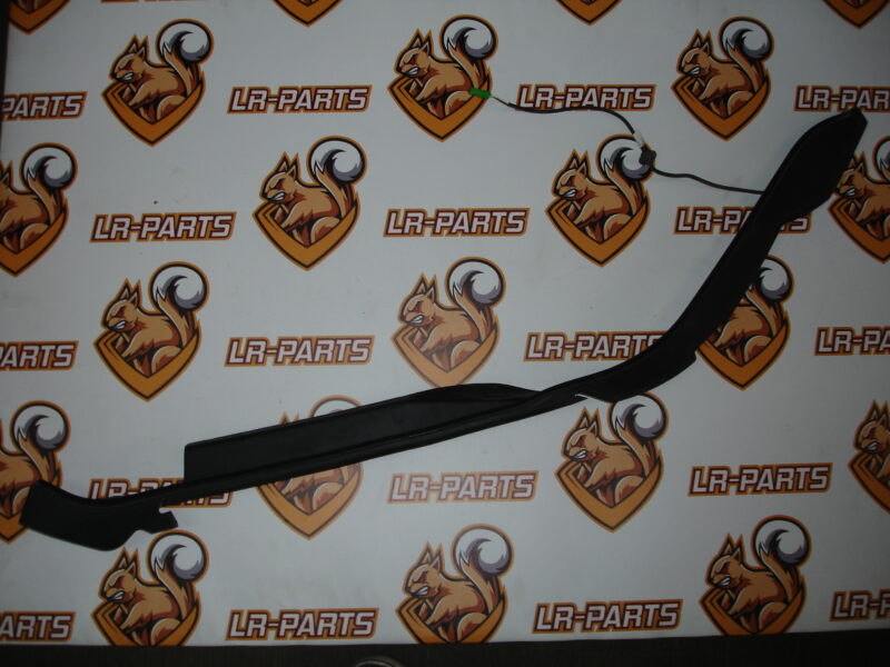 LR139421 Trunk lid molding right Range Rover Sport L494 (2014-2022) Used cost 50 € in stock 3 pcs.