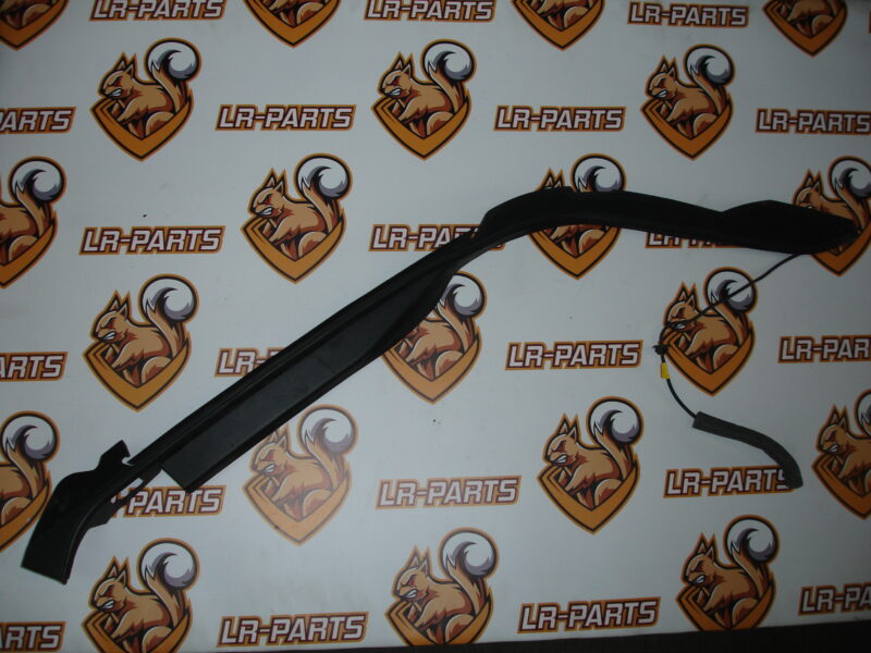 LR139425 Trunk lid molding left Range Rover Sport L494 (2014-2022) Used cost 50 € in stock 2 pcs.
