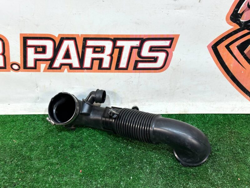 LR139650 Air filter hose Range Rover Evoque New L551 (2019-) used cost 65 € in stock 1 pcs.