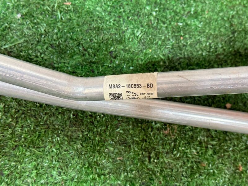 LR141020 Heater pipe to HVAC unit Range Rover Velar L560 (2018-) Used cost 120 € in stock 1 pcs.