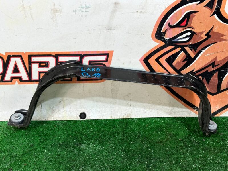 LR141263 Used Range Rover Velar L560 (2018-) Fuel Tank Bracket cost 35 € in stock 1 pcs.