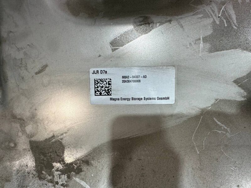 LR141301 Fuel tank metal 2.0i HI PHEV Range Rover Velar L560 (2018-) USED cost 300 € in stock 1 pcs.