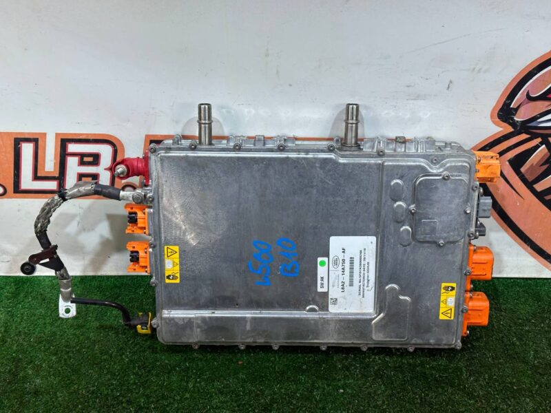 LR141318 Used Range Rover Velar L560 (2018-) HV Battery Control Module cost 800 € in stock 1 pcs.