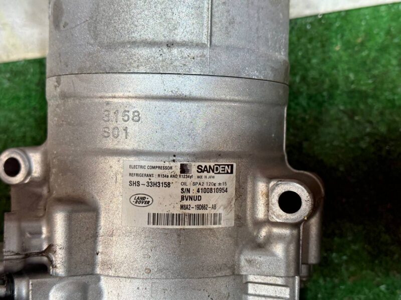 LR141722 Air conditioner compressor Range Rover Velar L560 (2018-) used cost 700 € in stock 1 pcs.