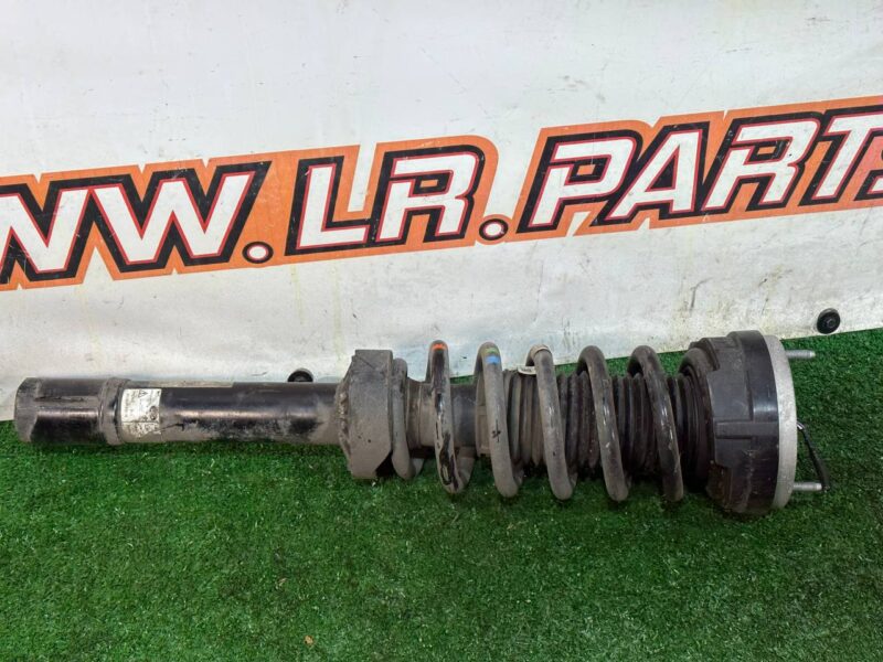 LR141932 Front shock absorber Range Rover Velar L560 (2018-) USED cost 290 € in stock 1 pcs.