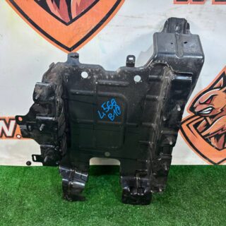 LR142554 Used Range Rover Velar L560 Battery Bracket (2018-) cost 50 € in stock 1 pcs.