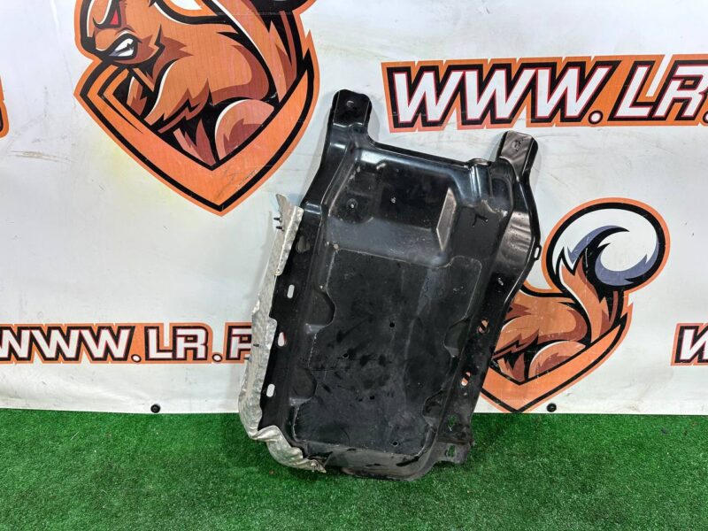 LR142560 Junction box lower guard Range Rover Velar L560 (2018-) used cost 80 € in stock 1 pcs.