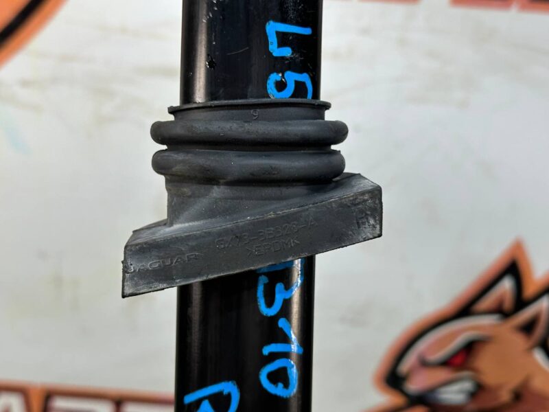 LR142870 Cup strut right Range Rover Velar L560 (2018-) used cost 15 € in stock 2 pcs.