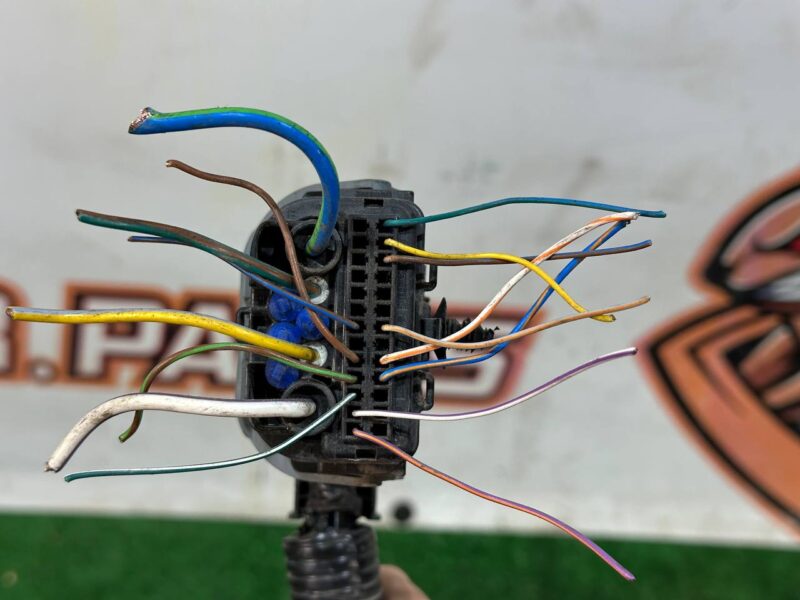 LR144781 Rear suspension harness Range Rover Velar L560 (2018-) used cost 75 € in stock 1 pcs.