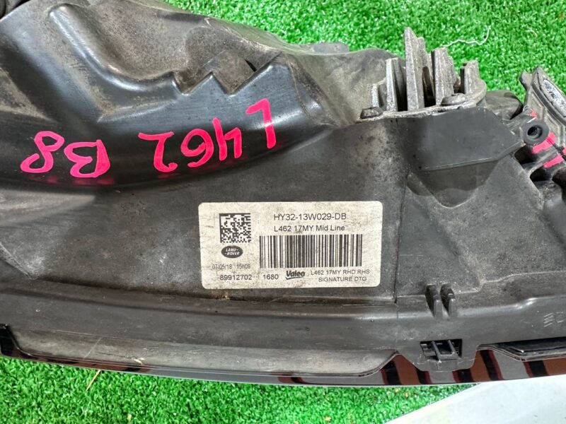 LR144914 Right LED headlight Land Rover Discovery 5 L462 (2017-) Used cost 750 € in stock 1 pcs.