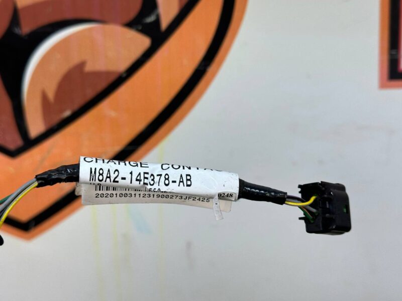 LR146097 Used Range Rover Velar L560 Dual Charging Socket (2018-) cost 15 € in stock 1 pcs.