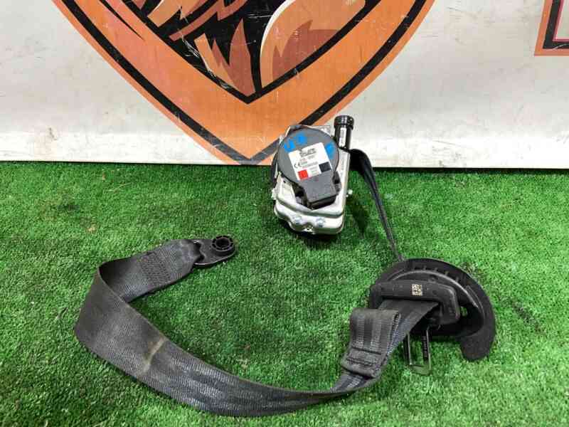 LR155096 Front left seat belt Land Rover Discovery Sport L550 (2015-) Used cost 150 € in stock 3 pcs.