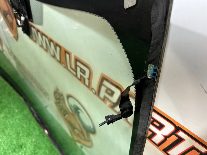 LR155771 Windshield Land Rover Discovery 5 L462 (2017-) used cost 500 € in stock 1 pcs.