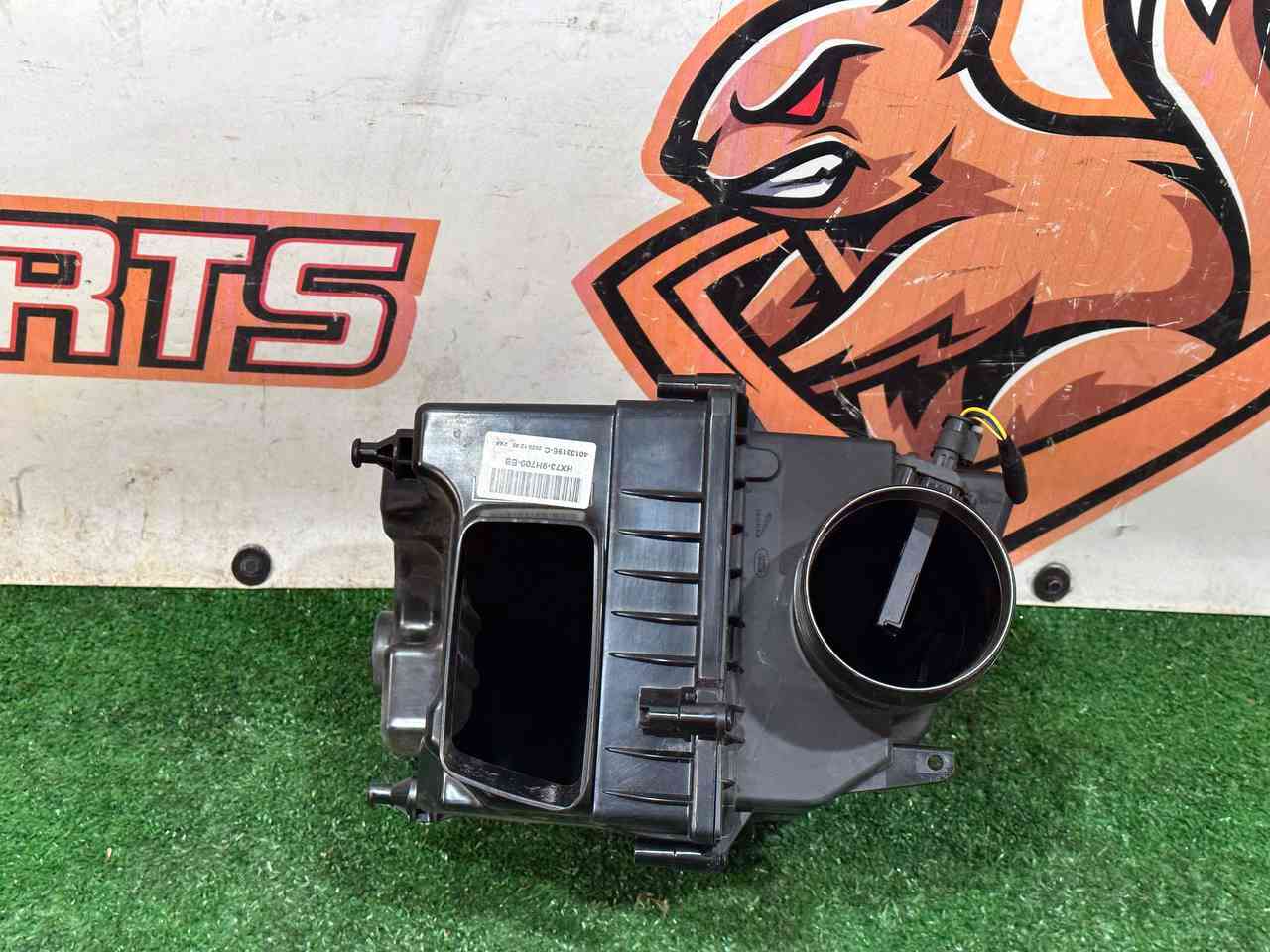 LR172971 Air filter housing 2.0ie, Velar, F-Pace LAND ROVER Used cost 270 € in stock 1 pcs.