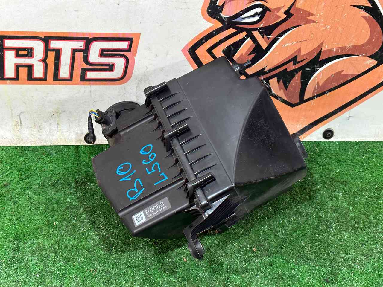 LR172971 Air filter housing 2.0ie, Velar, F-Pace LAND ROVER Used cost 270 € in stock 1 pcs.