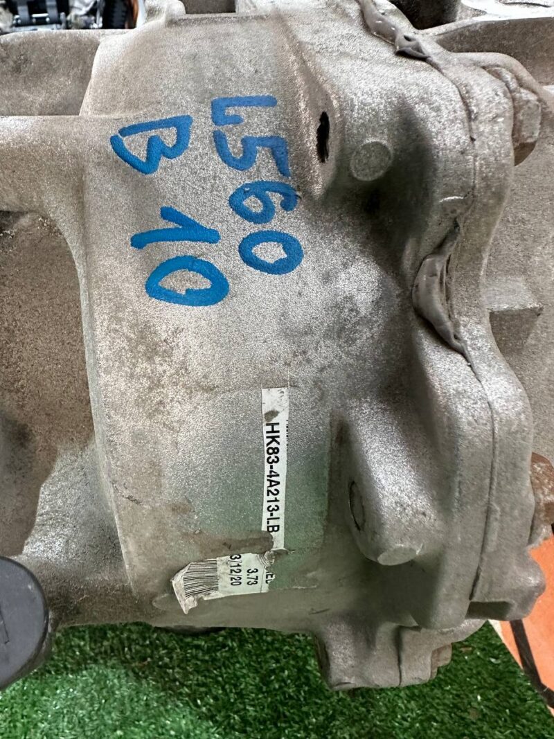 LR174275 Rear differential Range Rover Velar L560 (2018-) used cost  € in stock 1 pcs.
