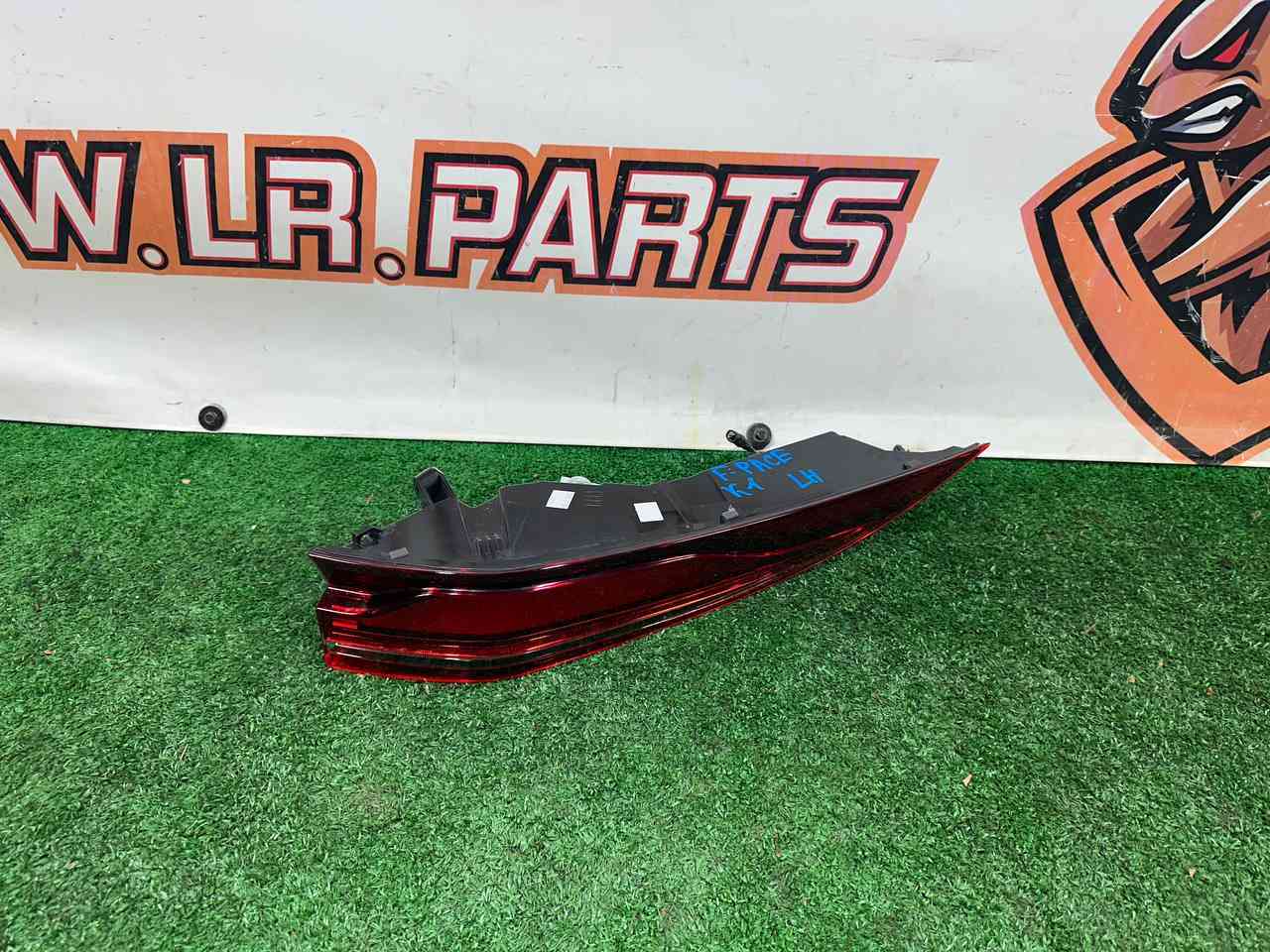T4A44675 Left rear wing lamp for 2021 Jaguar F-Pace X761 (2017-) Used cost 350 € in stock 1 pcs.