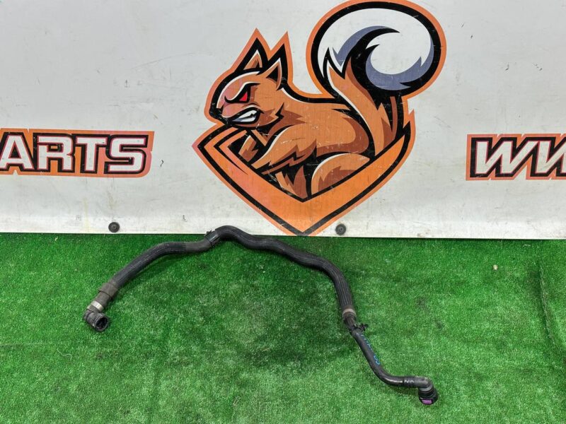 T4K9529 Coolant system hose Jaguar I-Pace (2018-) Used cost 50 € in stock 3 pcs.