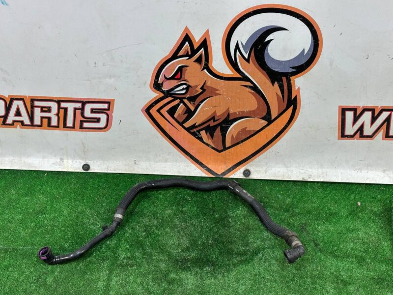 T4K9529 Coolant system hose Jaguar I-Pace (2018-) Used cost 50 € in stock 3 pcs.