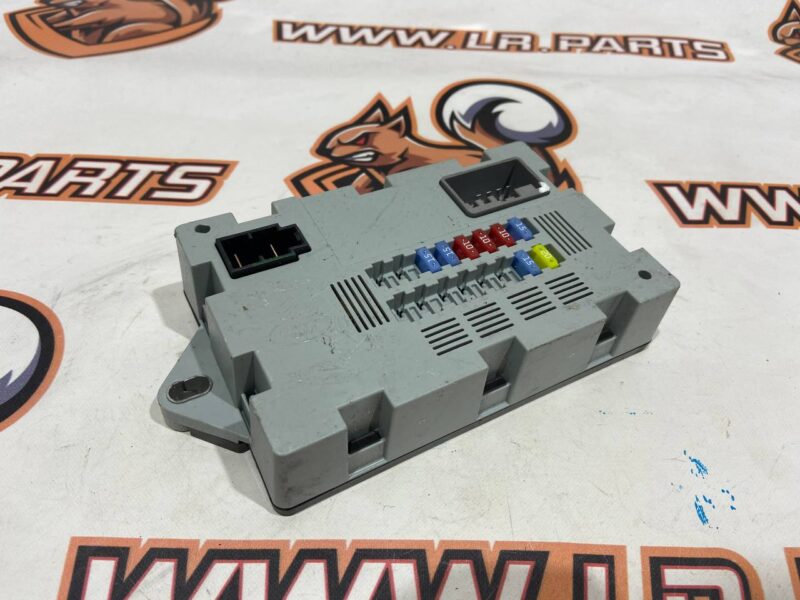 C2D23644 fuse box Jaguar F-Pace, I-Pace, XF Used cost 50 € in stock 9 pcs.