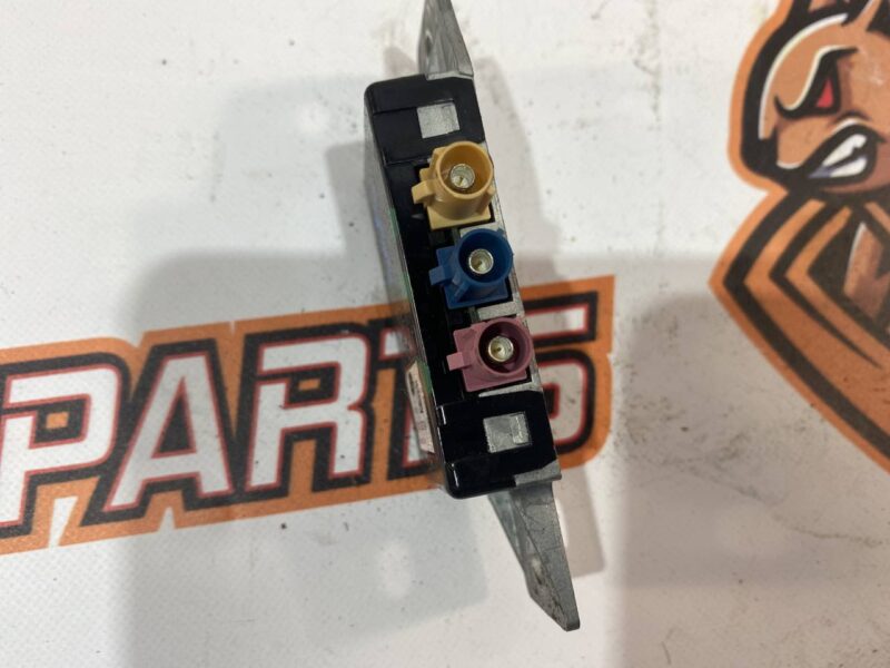 C2D33465 Antenna Jaguar F-Pace Used cost 20 € in stock 5 pcs.