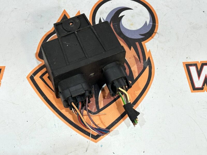 LR022838 Range Rover L405 Glow Plug Relay (2013-2021) Used cost 50 € in stock 4 pcs.