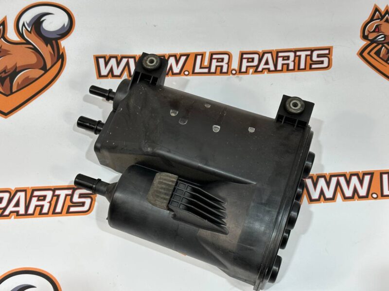 LR027061 Fuel filter housing, Range Rover Velar L560 (2018-) used fuel vapor absorber. cost 150 € in stock 1 pcs.