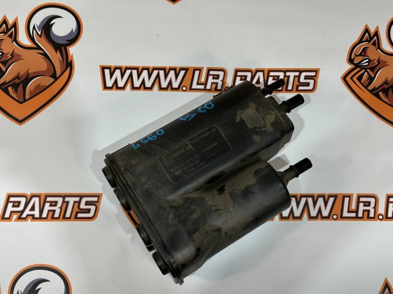 LR027061 Fuel filter housing, Range Rover Velar L560 (2018-) used fuel vapor absorber. cost 150 € in stock 1 pcs.
