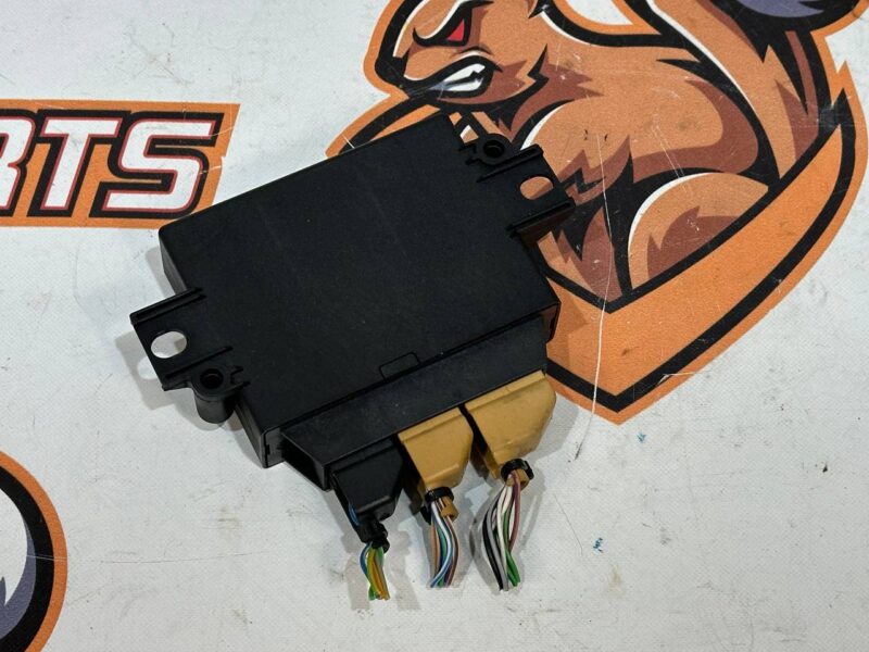 LR033682 Range Rover L405 (2013-2021) Parking Assistance Module Used cost 100 € in stock 1 pcs.