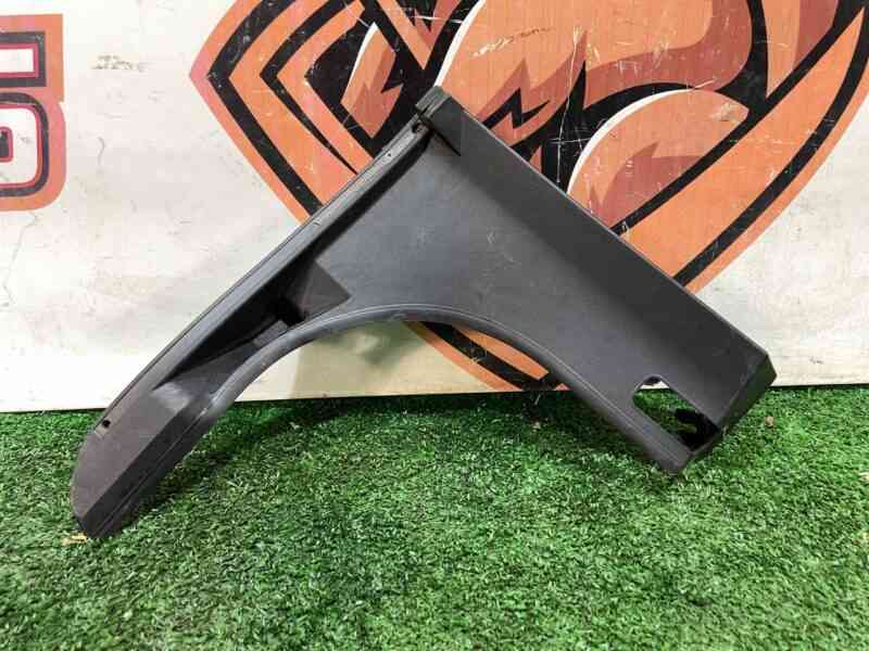 LR034421 Trunk lid molding left Range Rover L405 (2013-2021) used cost 35 € in stock 2 pcs.