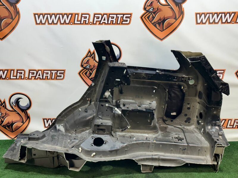 LR036412 Rear right quarter with center rack Range Rover L405 (2013-2021) Used cost 750 € in stock 6 pcs.