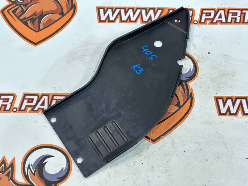LR040701 Washer reservoir cover right Range Rover L405 (2013-2021) Used cost 10 € in stock 1 pcs.