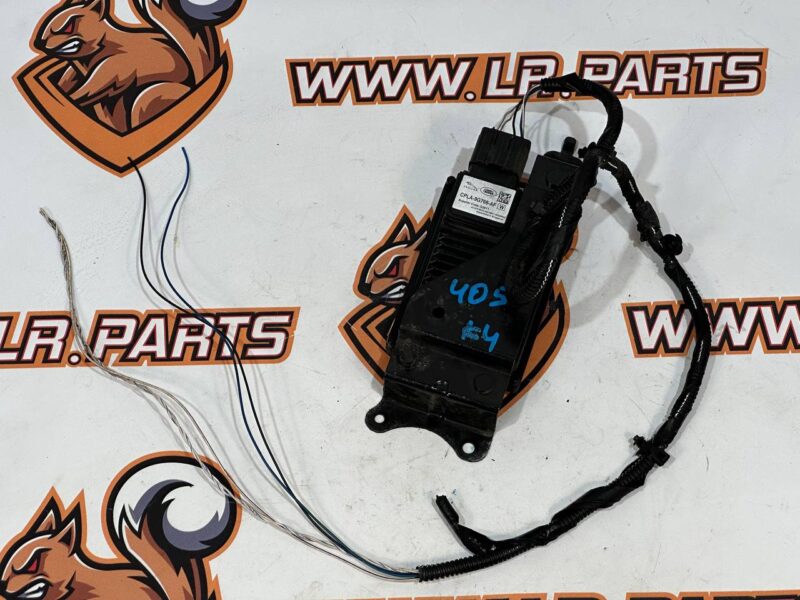 LR043725 Range Rover Sport L494 Active Cruise control radar (2014-2022) Used cost 750 € in stock 2 pcs.