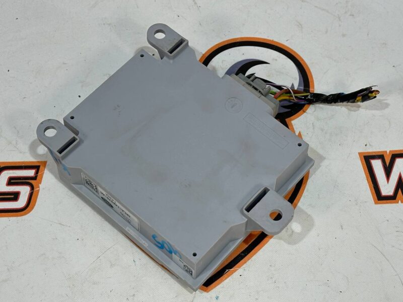 LR044710 Voltage converter Range Rover L405 (2013-2021) Used cost 175 € in stock 1 pcs.