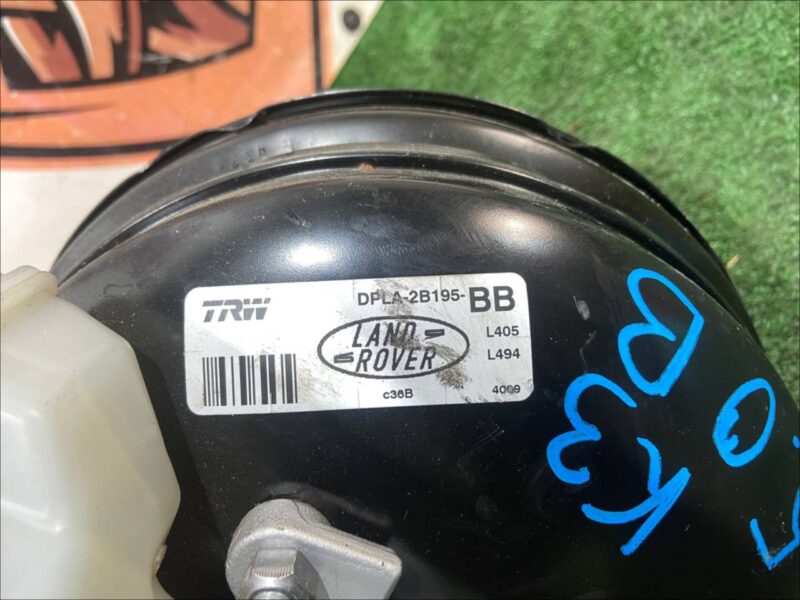 LR048138 Brake master cylinder RANGE ROVER L405 13- Used cost 100 € in stock 2 pcs.