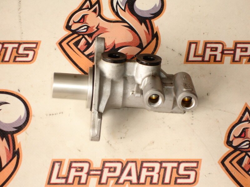 LR048138 Brake master cylinder RANGE ROVER L405 13- Used cost 100 € in stock 2 pcs.