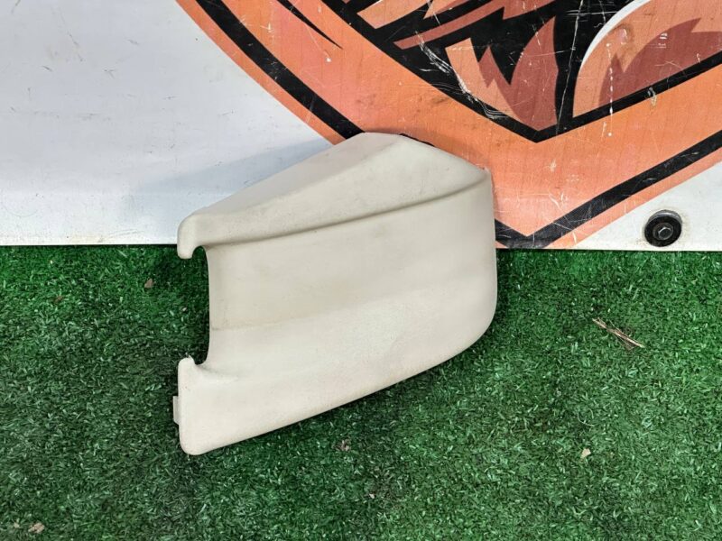LR061085 Belt guide rear left Range Rover L405 (2013-2021) used cost 25 € in stock 2 pcs.