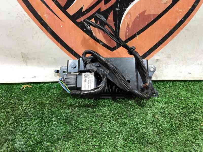 LR062658 Sensor adaptive cruise control Range Rover L405 (2013-2021) used cost 550 € in stock 1 pcs.