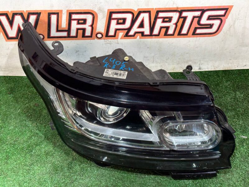 LR067207 Headlight right Range Rover L405 (2013-2021) used cost 400 € in stock 3 pcs.
