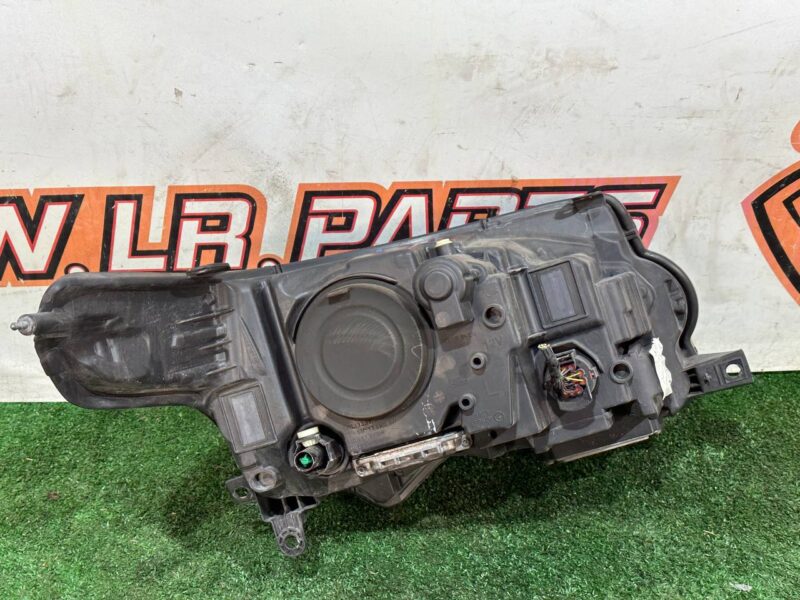 LR067216 Left headlight Range Rover L405 (2013-2021) used cost 400 € in stock 3 pcs.