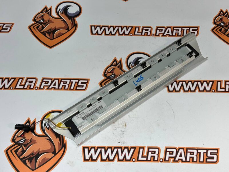 LR067277 Front door sill pad left Range Rover L405 (2013-2021) used cost 70 € in stock 1 pcs.