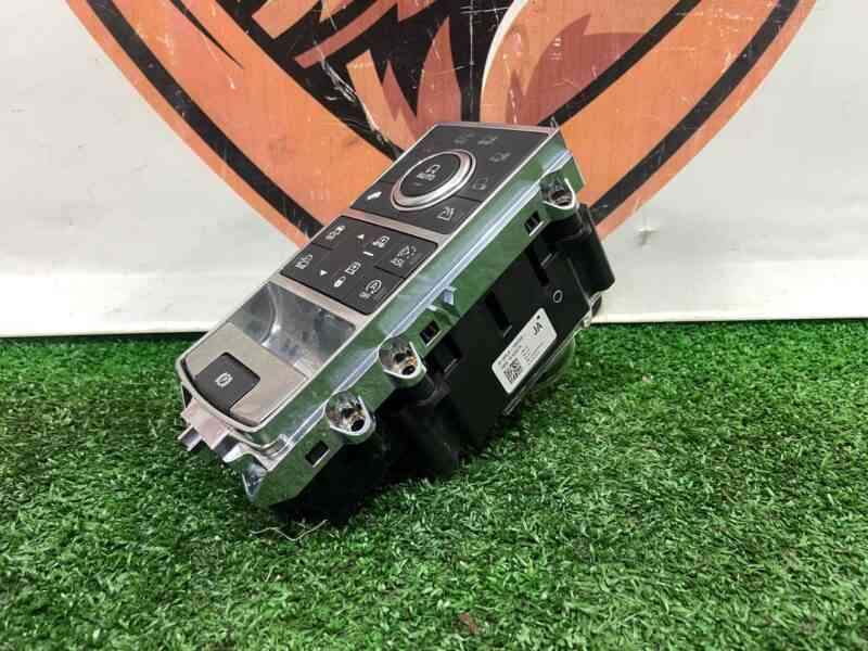 LR070861 Suspension control unit Range Rover L405 (2013-2021) used cost  € in stock 1 pcs.