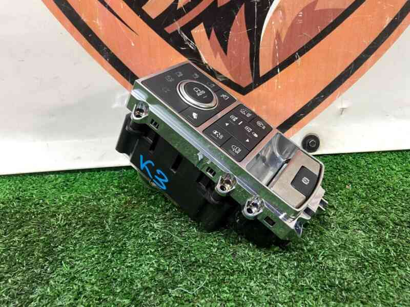 LR070861 Suspension control unit Range Rover L405 (2013-2021) used cost  € in stock 1 pcs.