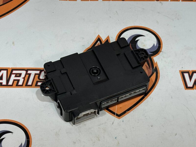LR071386 Central locking control unit RANGE ROVER SPORT L320 2005-2012 Used cost 95 € in stock 1 pcs.