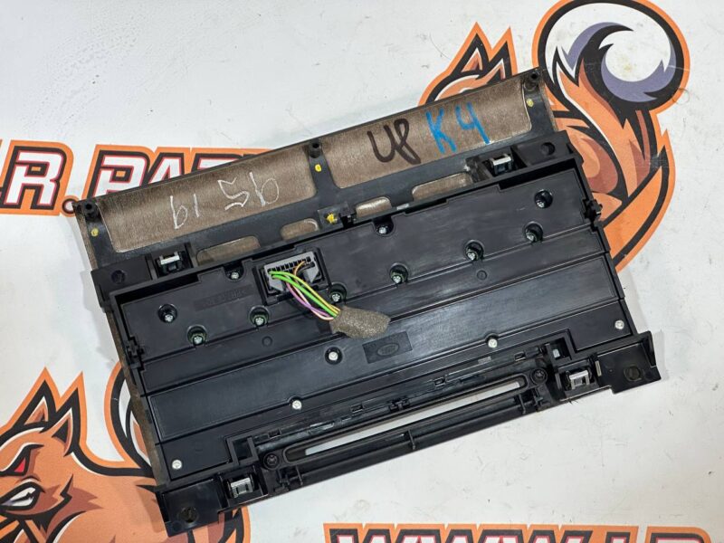 LR071746 Climate control panel Range Rover L405 (2013-2021) USED cost 115 € in stock 2 pcs.