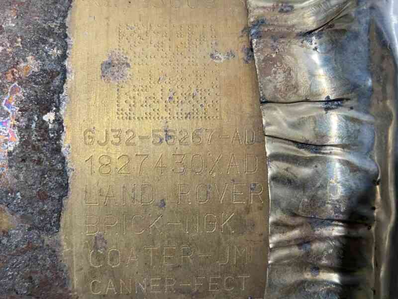 LR072208 Catalyst exhaust pipe Land Rover Discovery Sport L550 (2015-) Used cost 500 € in stock 1 pcs.
