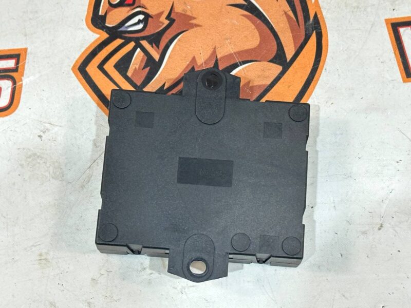 LR076839 Range Rover L405 (2013-2021) Boot Lid Control Unit Used cost 75 € in stock 1 pcs.