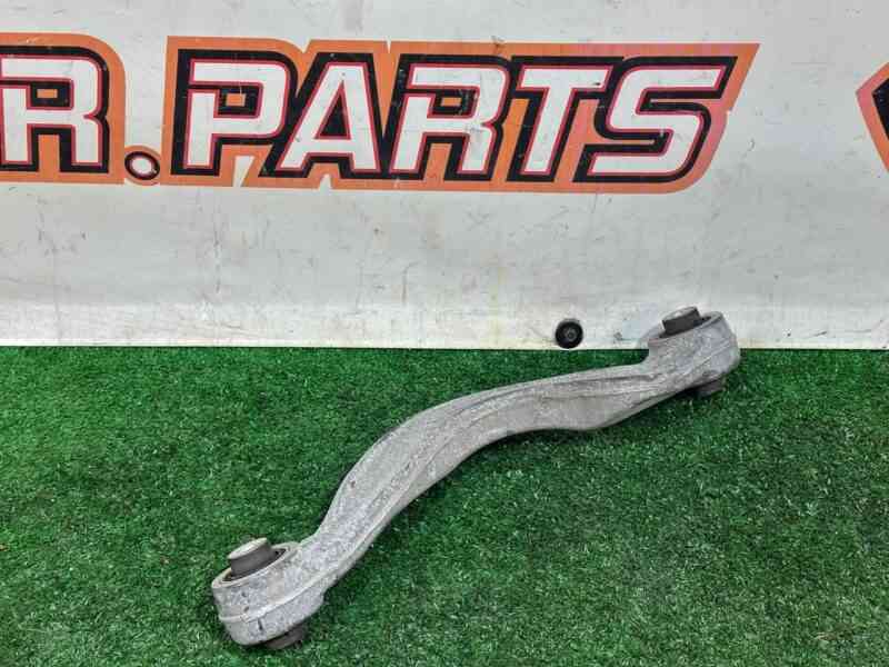 LR078519 Rear upper right lever Land Rover Discovery Sport L550 (2015-) USED cost 50 € in stock 6 pcs.