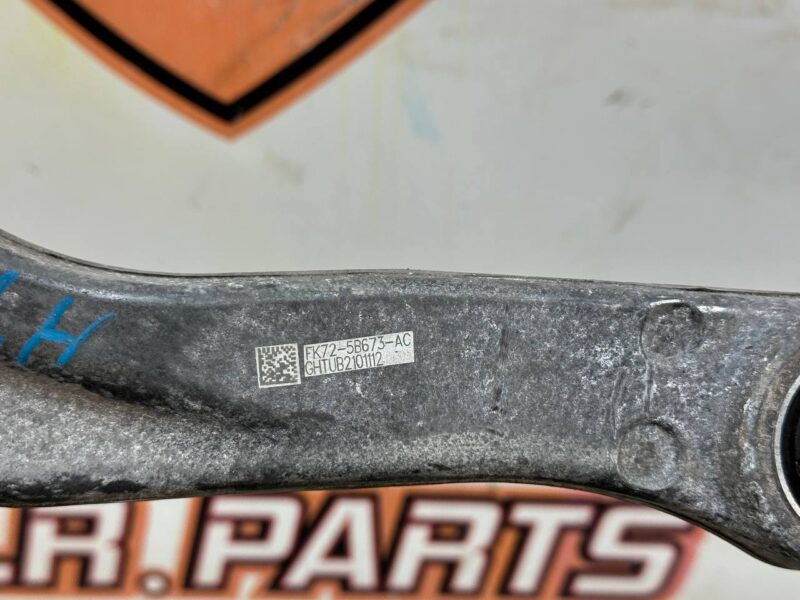 LR078520 Rear upper left lever Land Rover Discovery Sport L550 (2015-) USED cost 50 € in stock 3 pcs.